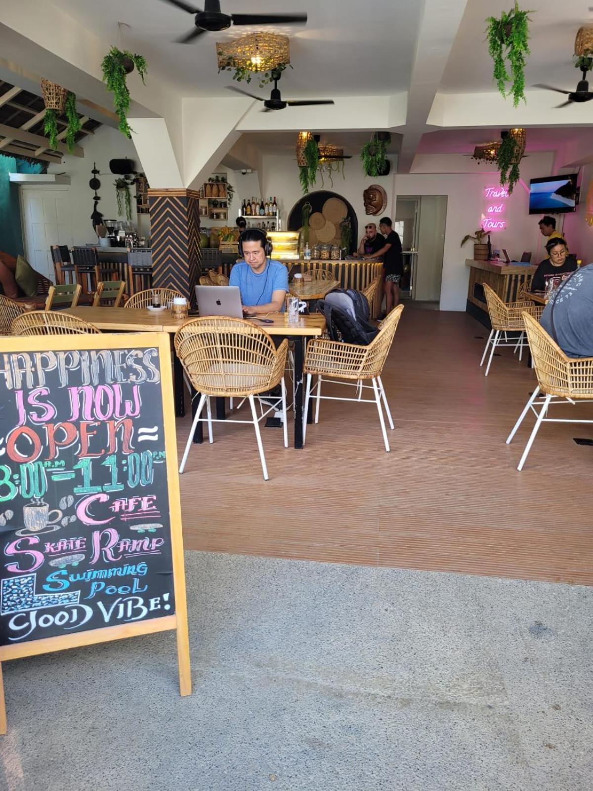 Happiness Hostel Boracay Balabag  ภายนอก รูปภาพ